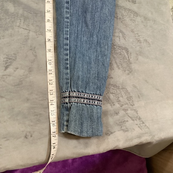 Gap Woman’s size 8 Jean Jacket with crochet lace panel in the back front… - Picture 10 of 16